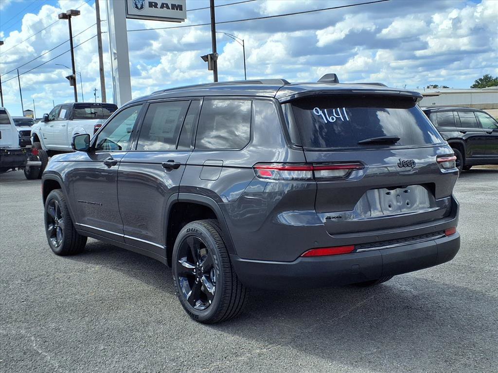 New 2025 Jeep Grand Cherokee L Altitude image 2