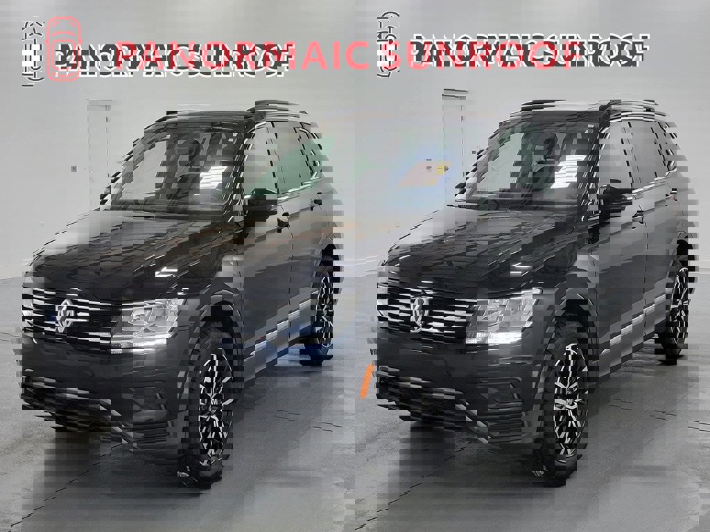 Used 2021 Volkswagen Tiguan SE w/ Panoramic Sunroof Package FWD image 4