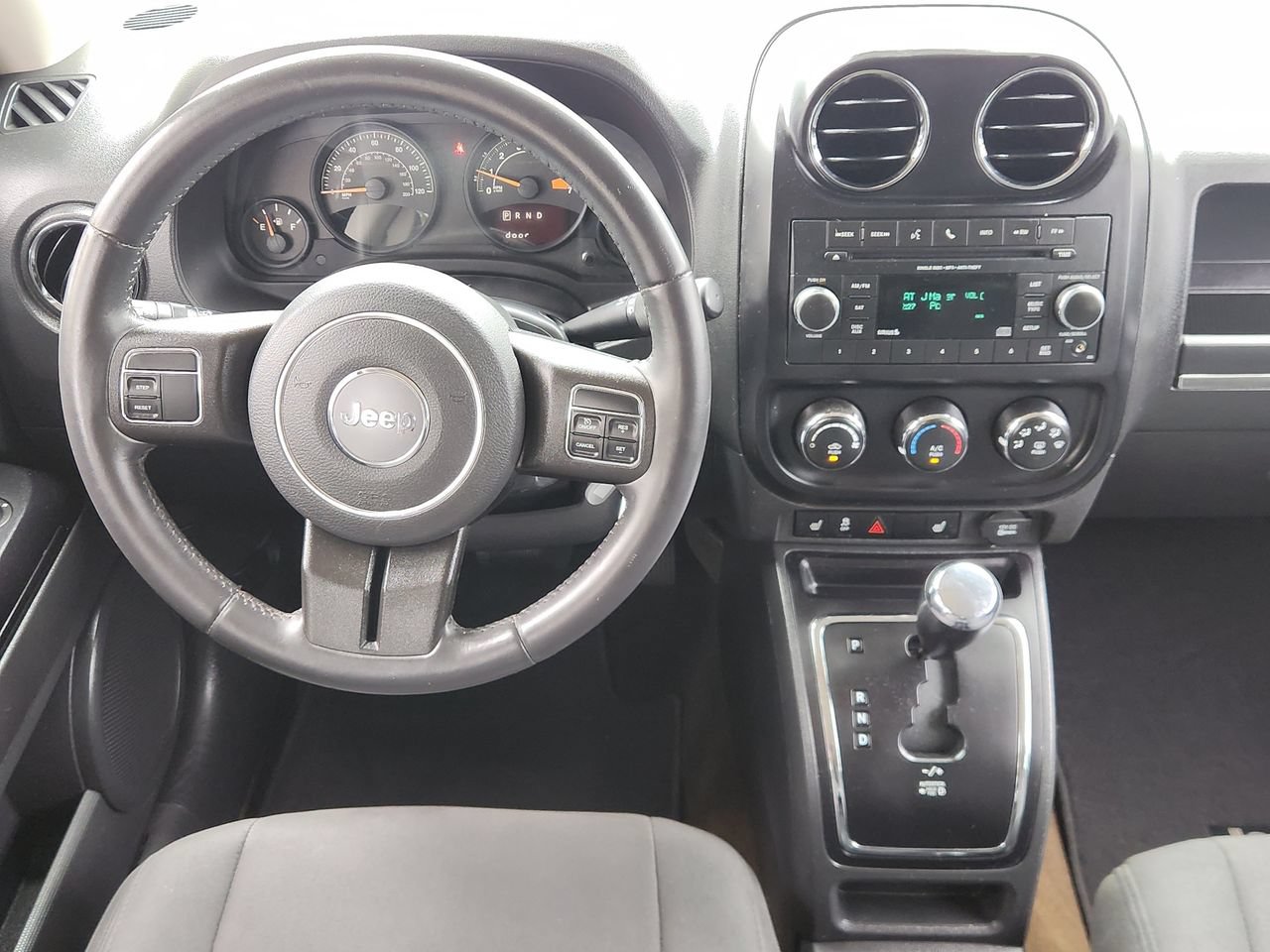 Used 2017 Jeep Patriot Latitude FWD image 23