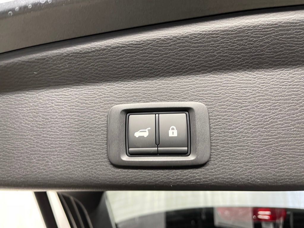 New 2025 Mitsubishi Outlander SE image 35