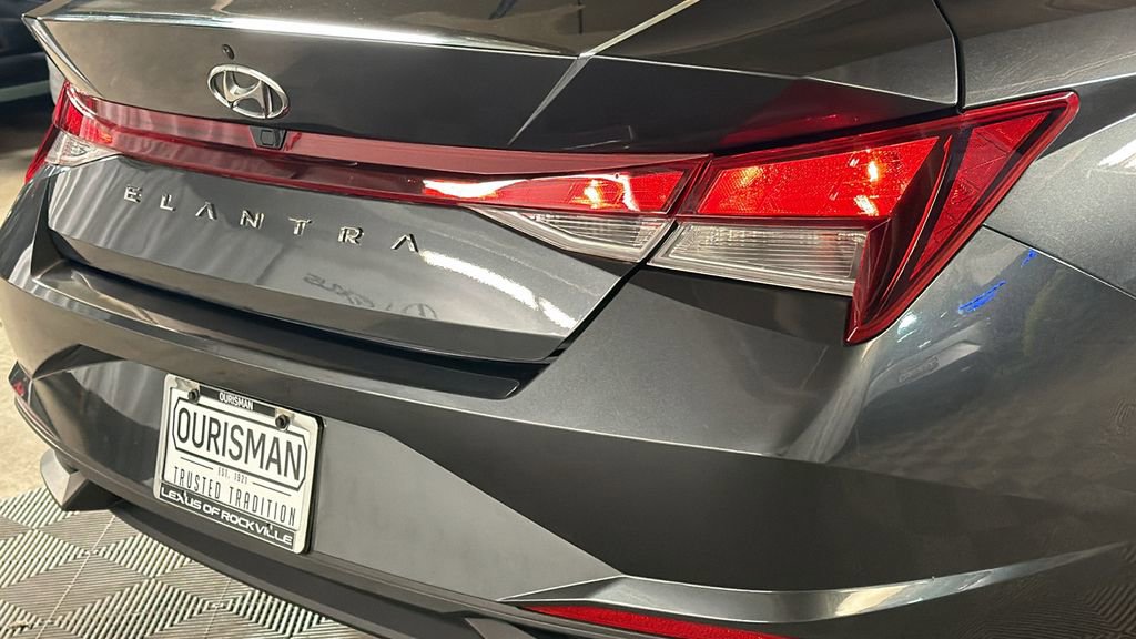 Used 2021 Hyundai Elantra SEL w/ Convenience Package image 8