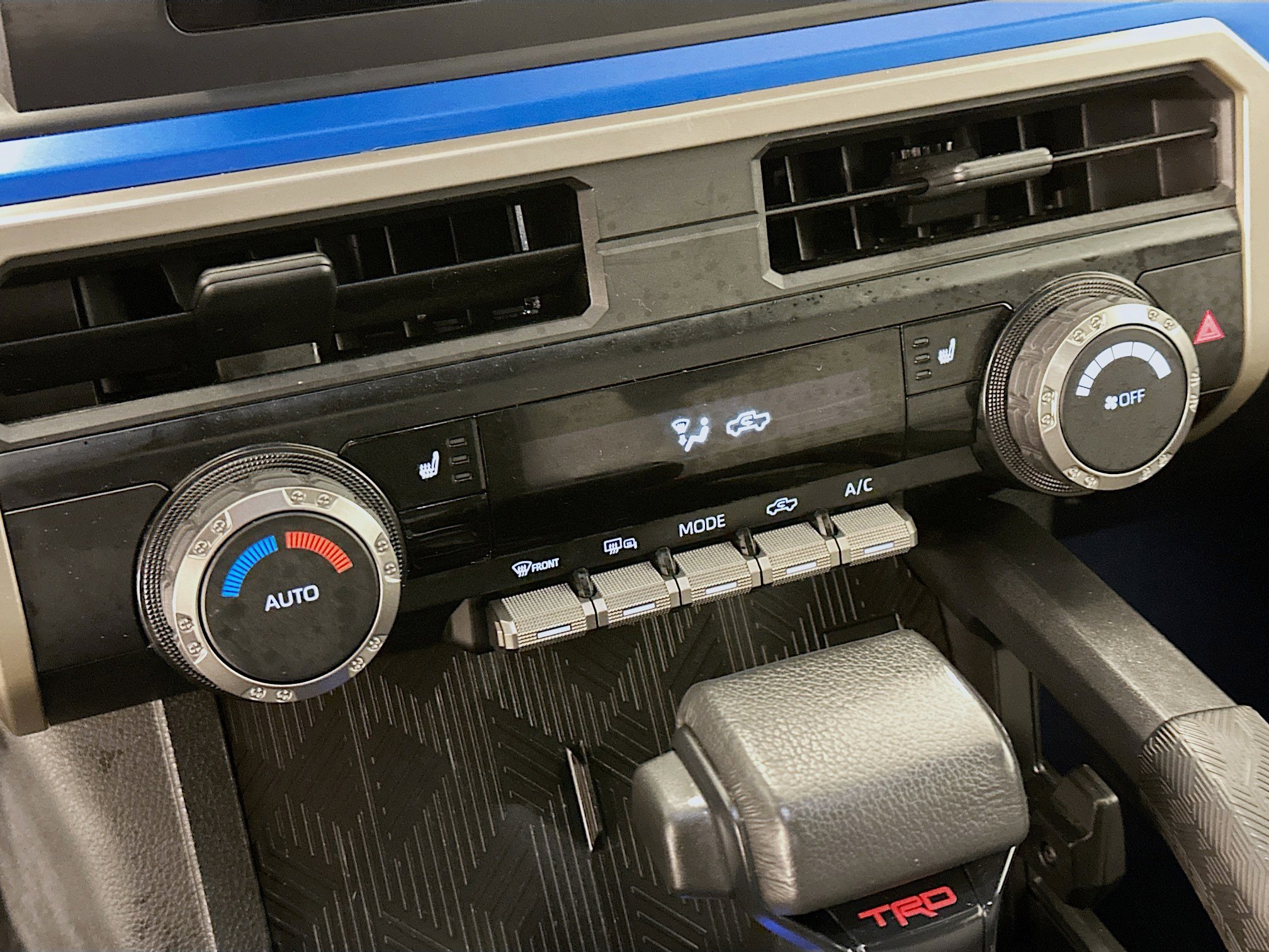 Used 2025 Toyota Tacoma TRD Off-Road image 24