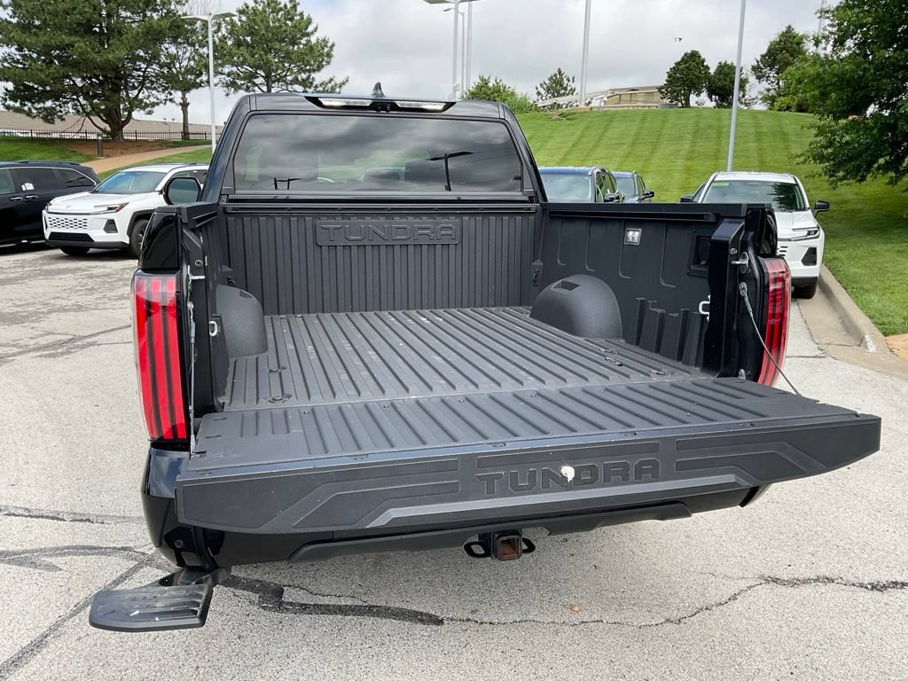 Used 2025 Toyota Tundra Platinum AWD/4WD image 5