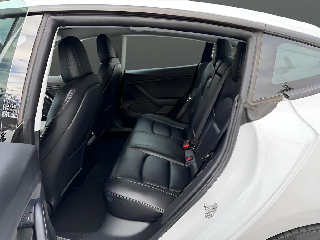 Used 2021 Tesla Model 3 Performance image 26