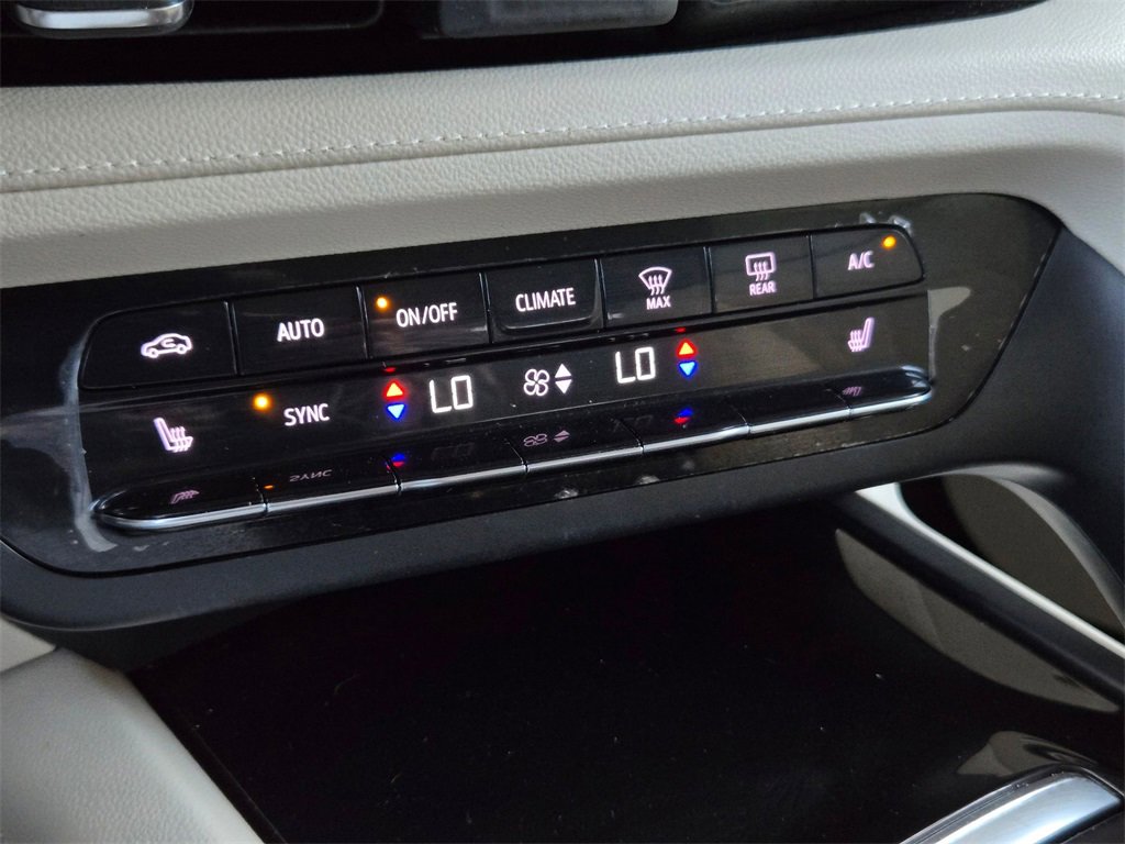 Used 2023 Buick Envision Preferred image 17