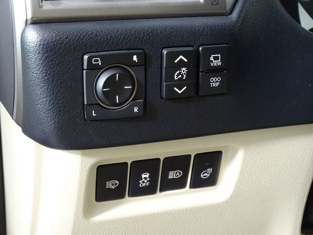 Used 2023 Lexus GX 460 Luxury w/ Sport Design Package image 15