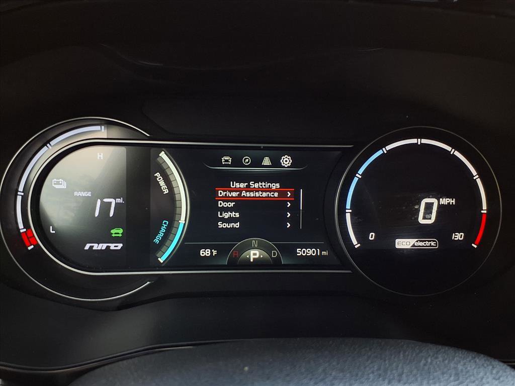 Used 2021 Kia Niro EX Premium w/ Cold Weather Package image 17