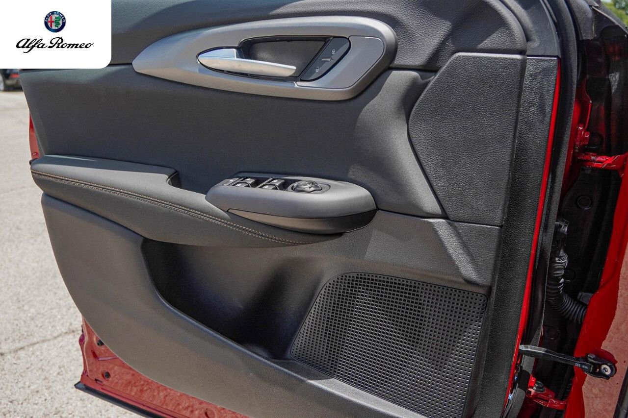 New 2025 Alfa Romeo Tonale image 16