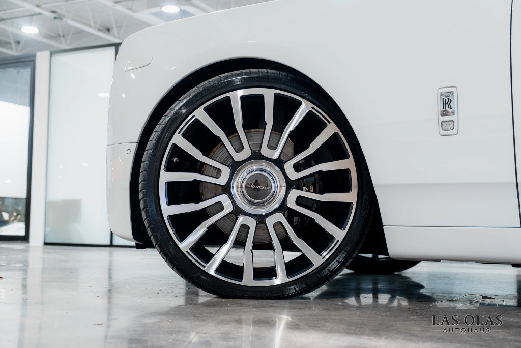 Used 2024 Rolls-Royce Phantom Sedan RWD image 68
