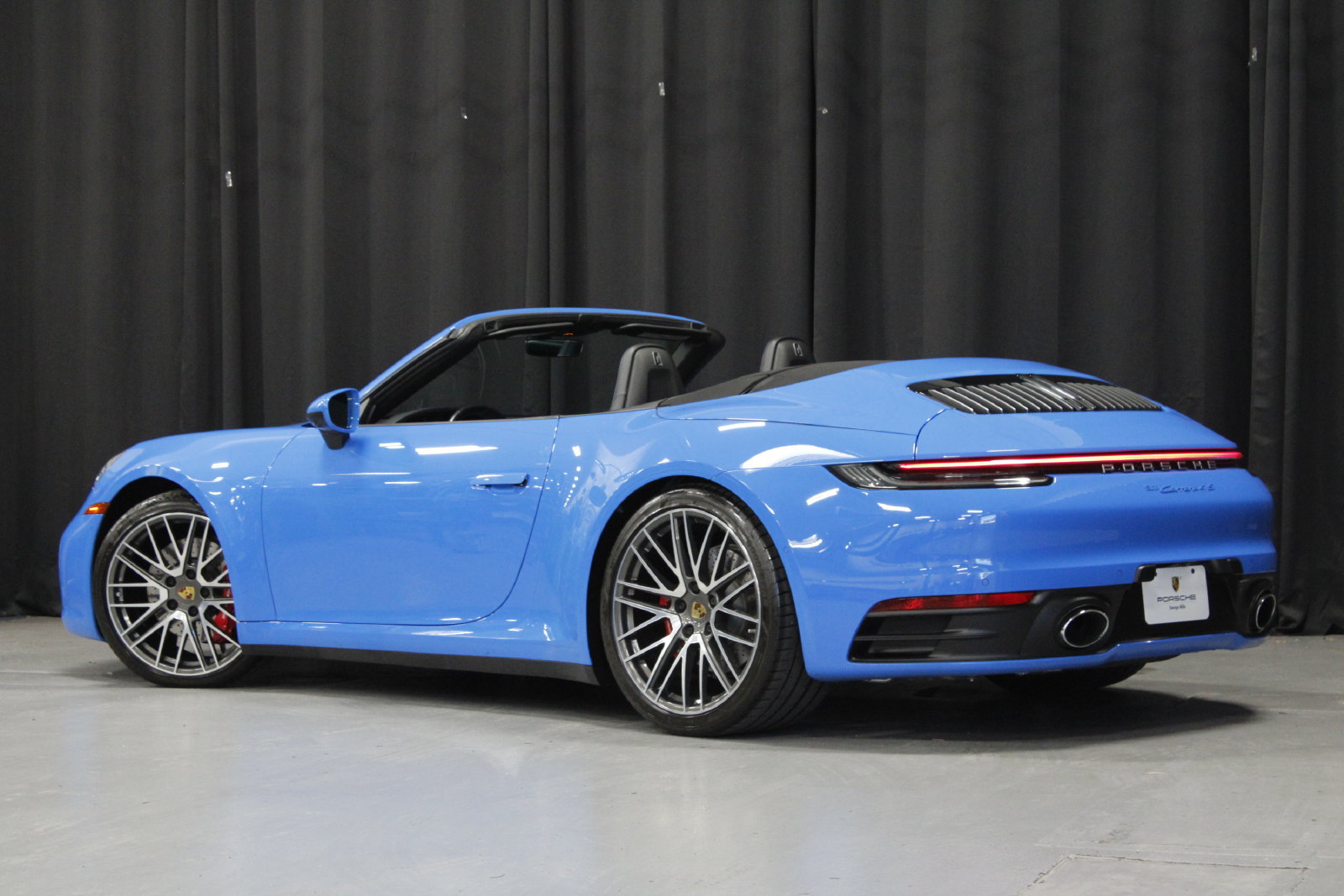 Used 2022 Porsche 911 Carrera 4S AWD/4WD image 3