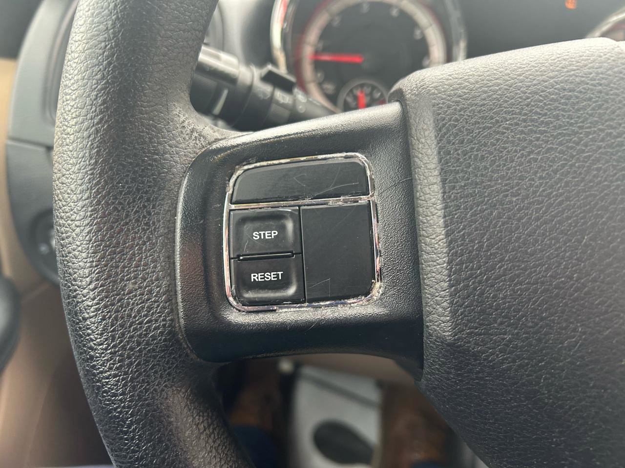 Used 2016 Dodge Grand Caravan SXT image 17