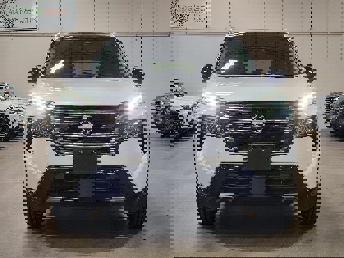 Used 2024 Nissan Rogue Platinum w/ Platinum Premium Package image 2