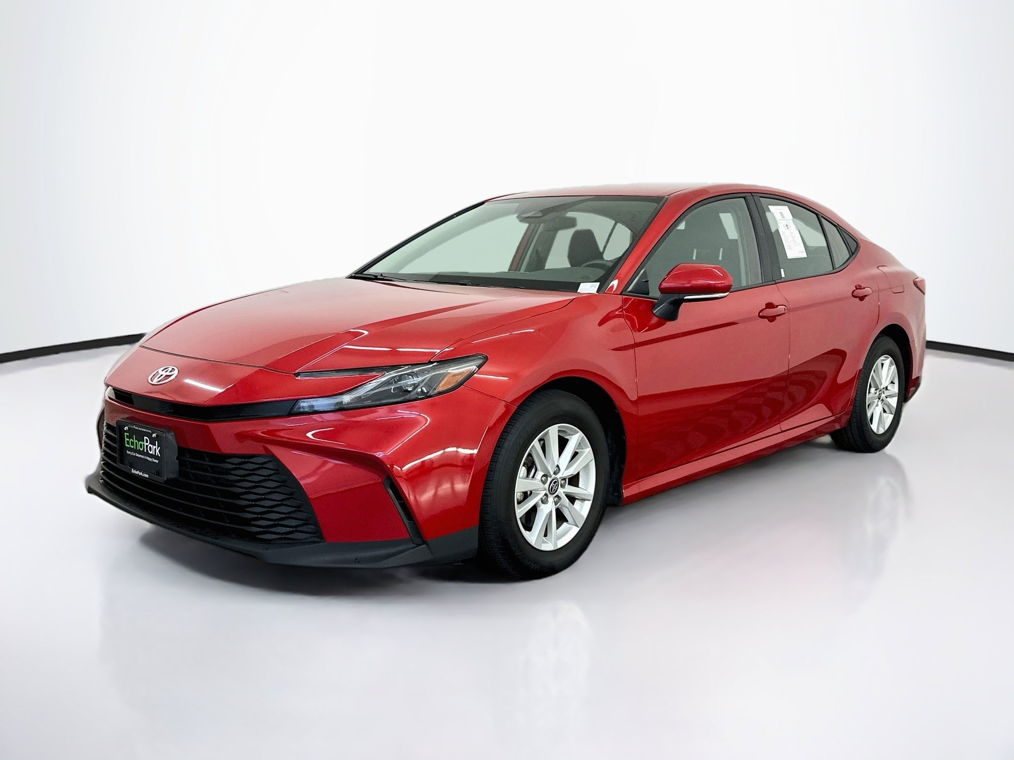 Used 2025 Toyota Camry LE FWD image 3