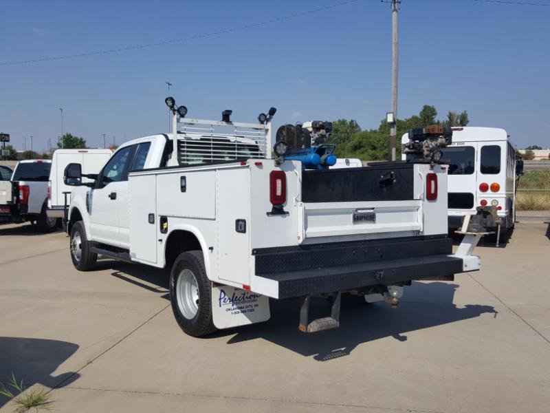 Used 2022 Ford F350 XL w/ Power Equipment Group image 9