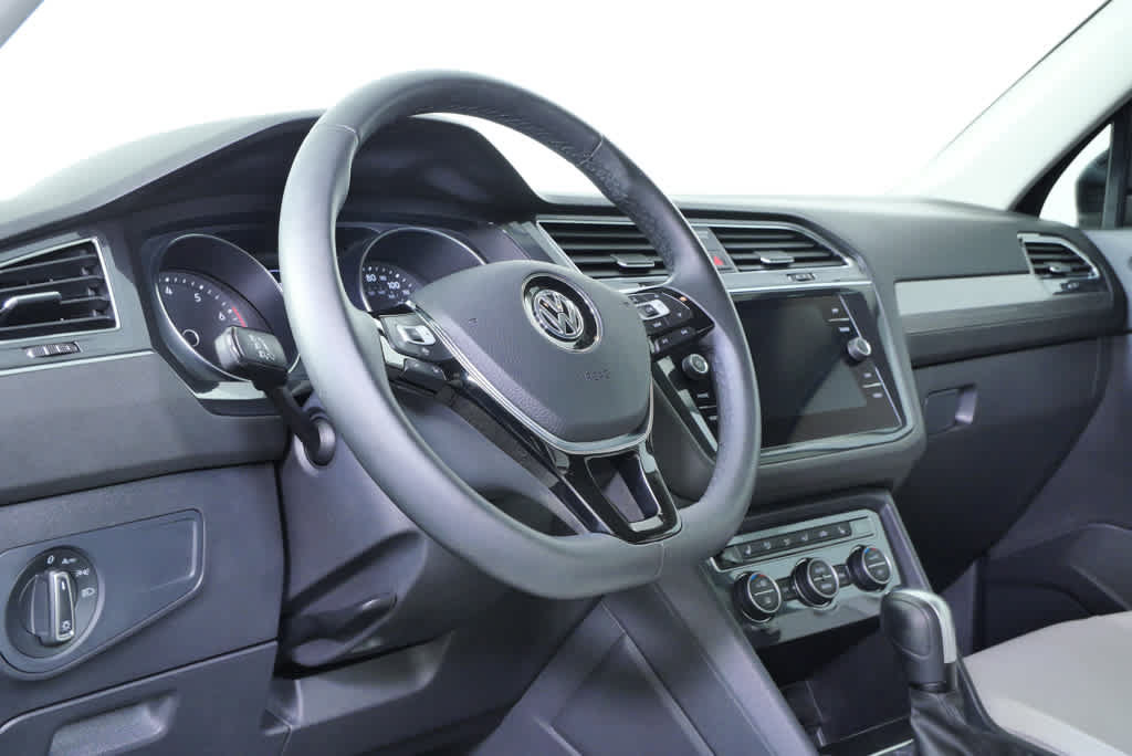 Certified 2020 Volkswagen Tiguan SE FWD image 9