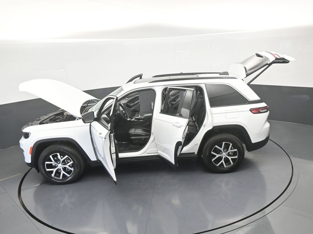 Used 2024 Jeep Grand Cherokee Limited RWD image 71