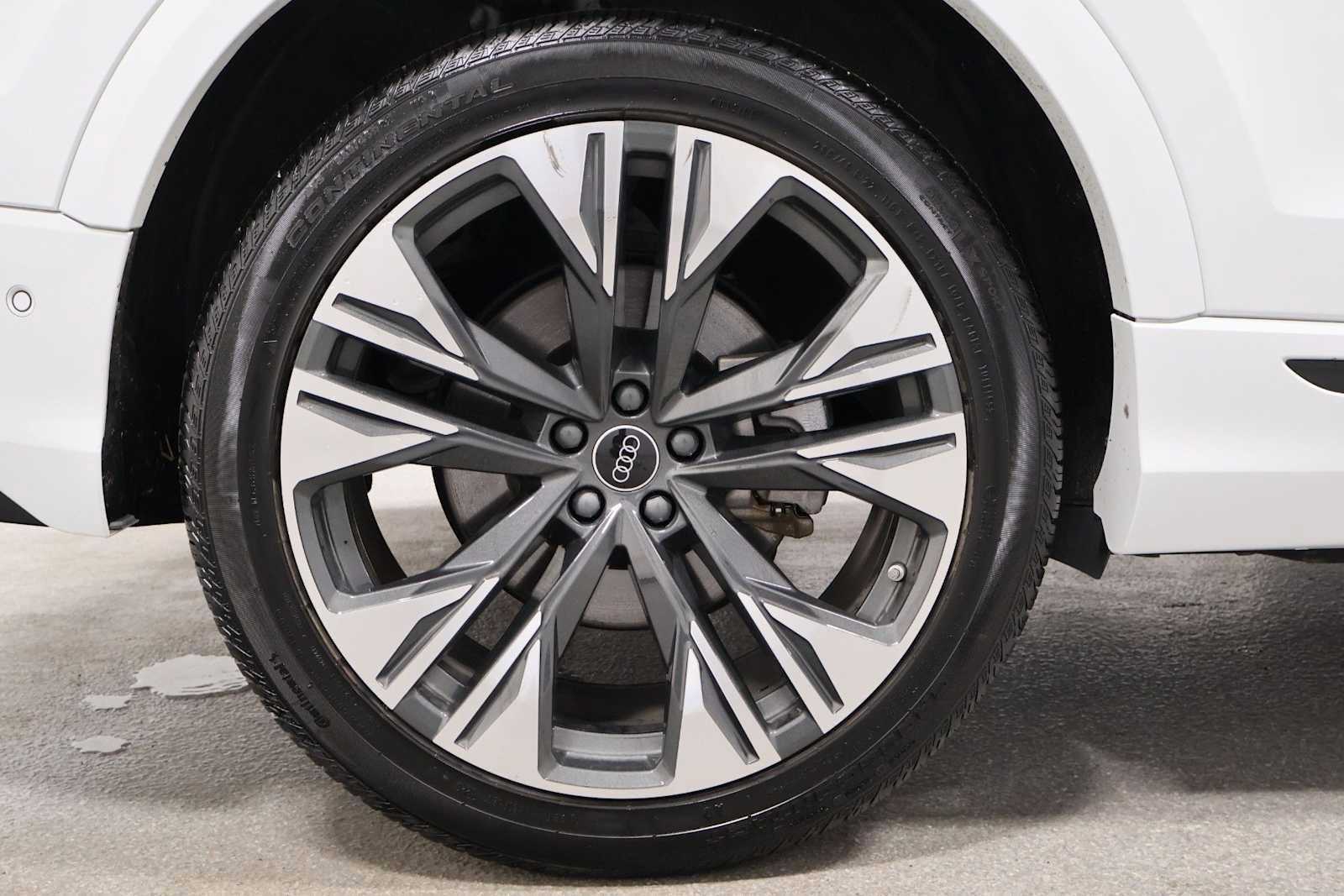 Certified 2025 Audi Q8 Premium Plus w/ Premium Plus Package AWD/4WD image 36