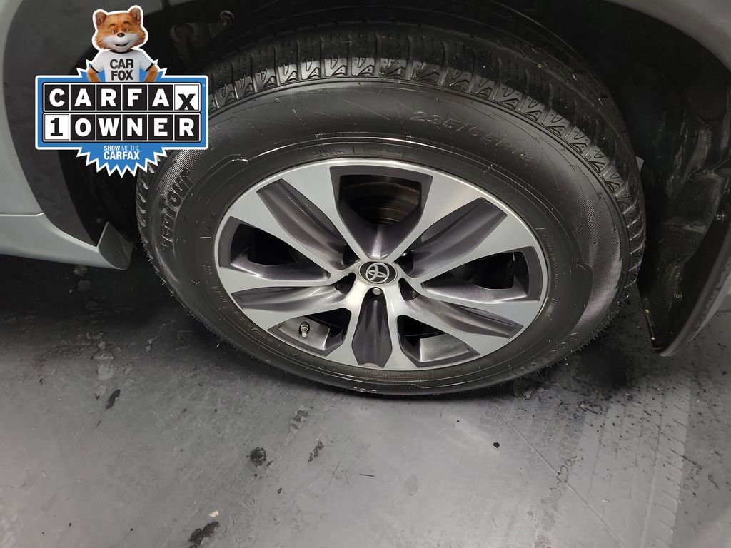 Used 2022 Toyota Highlander XLE image 10