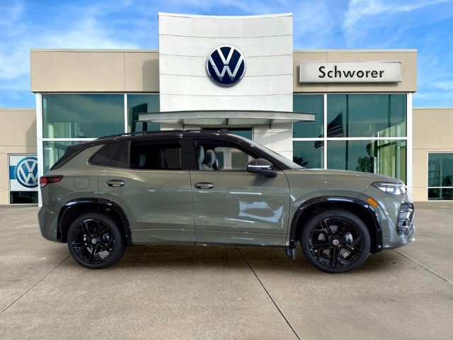 New 2026 Volkswagen Tiguan SE R-Line AWD/4WD image 2