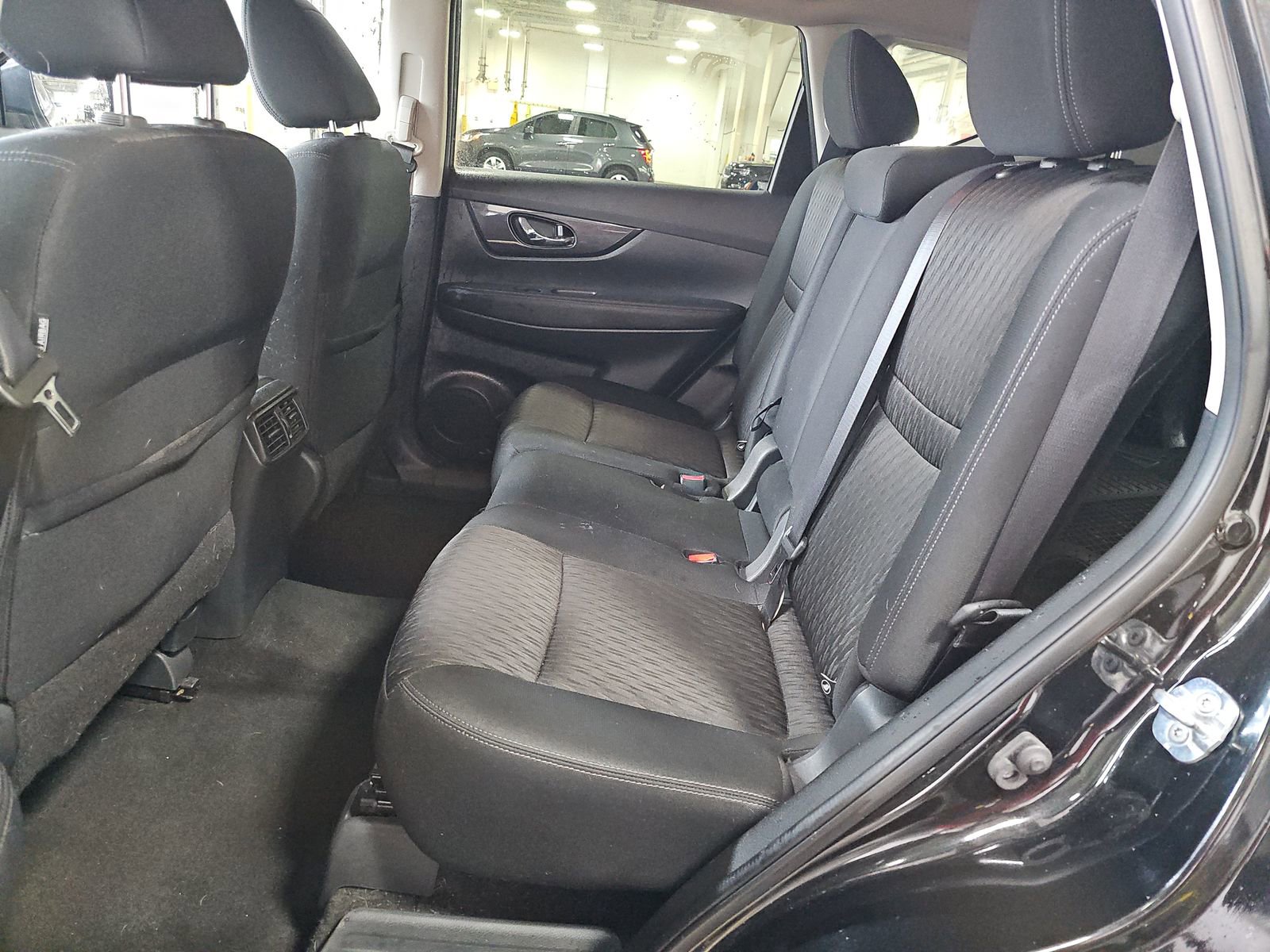 Used 2018 Nissan Rogue SV image 20