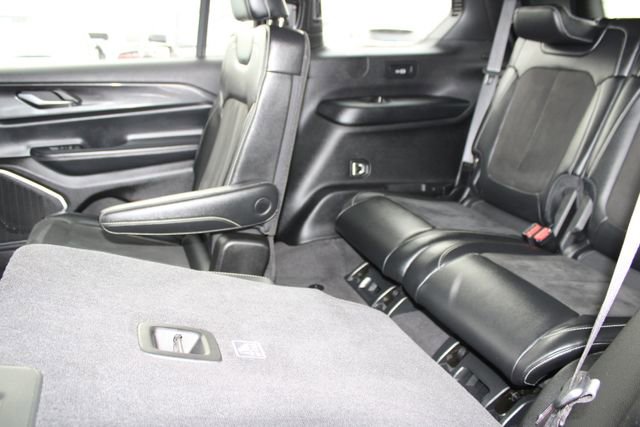 Used 2021 Jeep Grand Cherokee L Laredo image 30