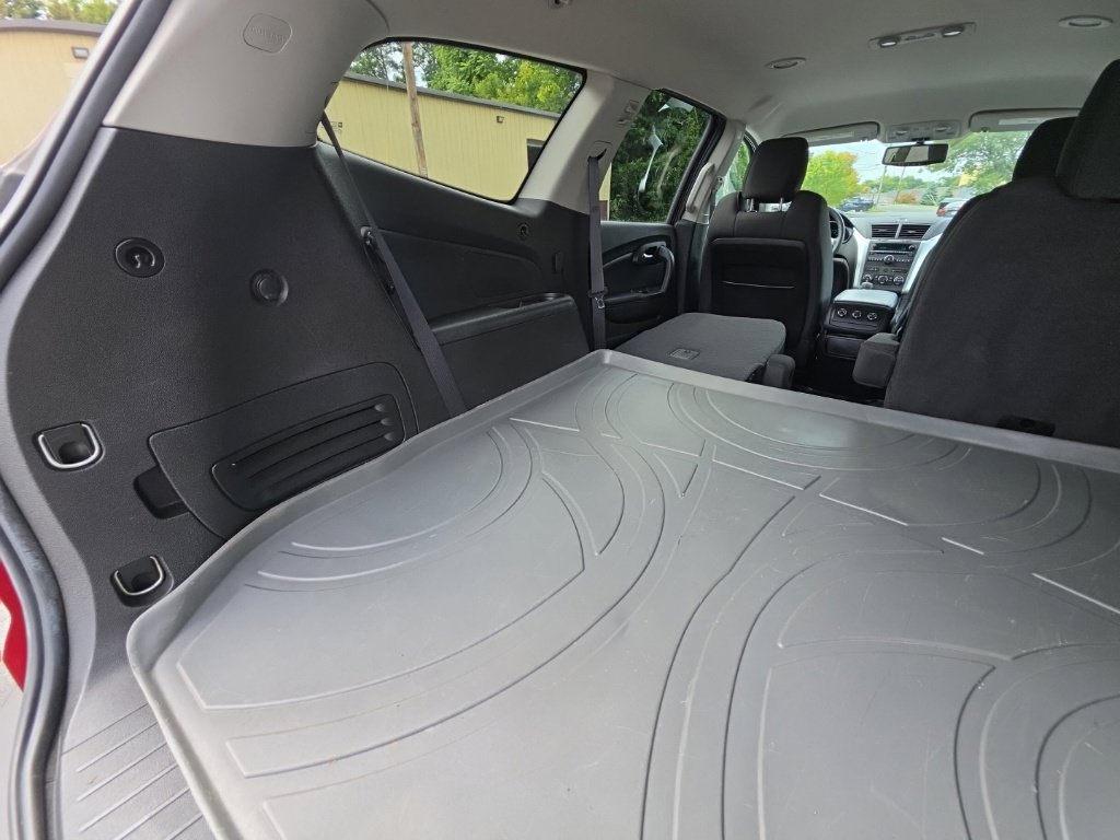 Used 2011 Chevrolet Traverse LT w/ Personal Connectivity Package AWD/4WD image 28