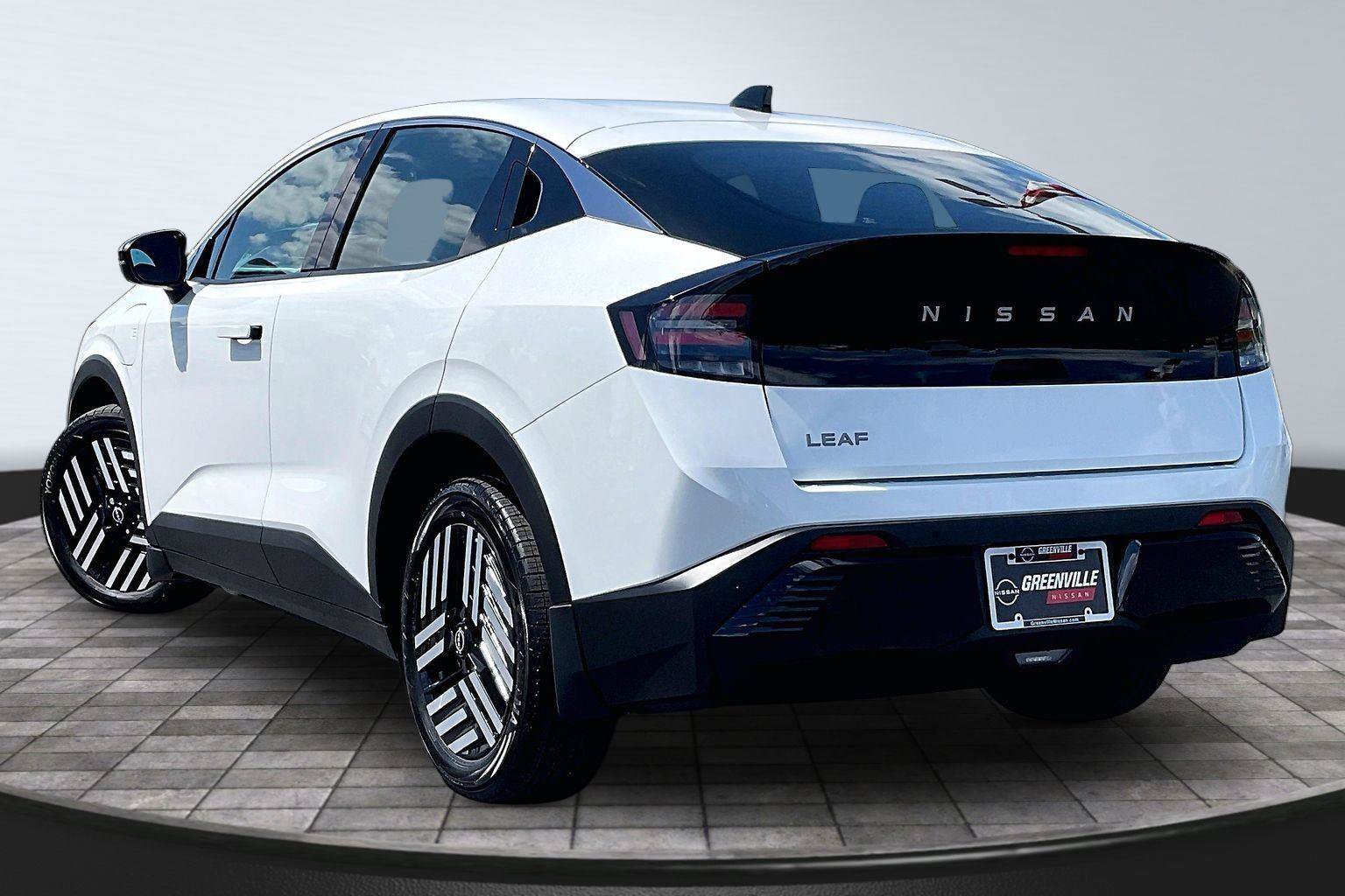 New 2026 Nissan Leaf SV+ w/ Illuminated Package FWD image 3