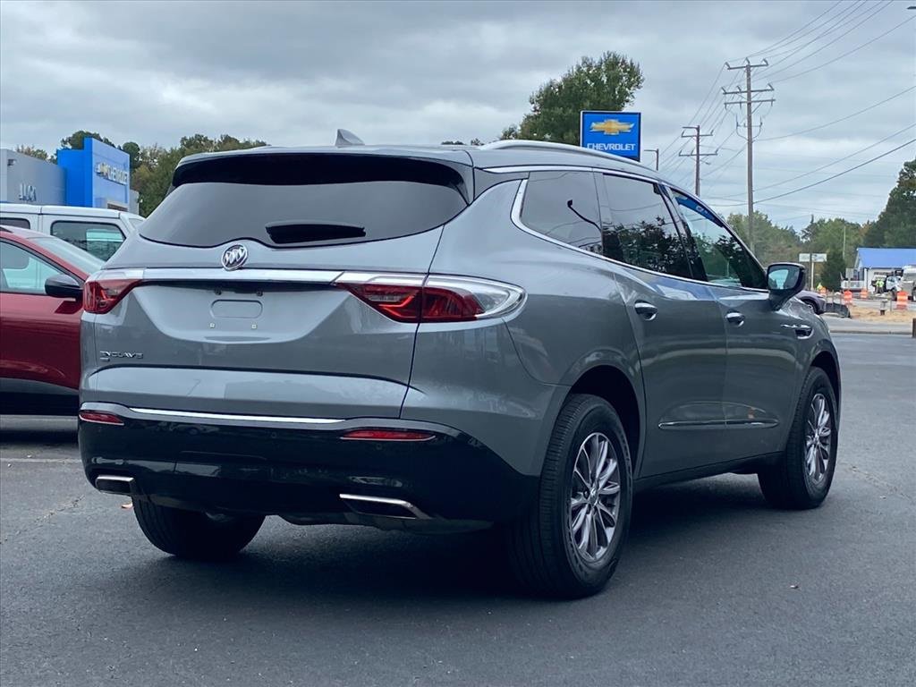 Used 2024 Buick Enclave Premium image 3