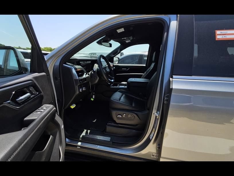 Certified 2025 GMC Yukon Denali AWD/4WD image 2