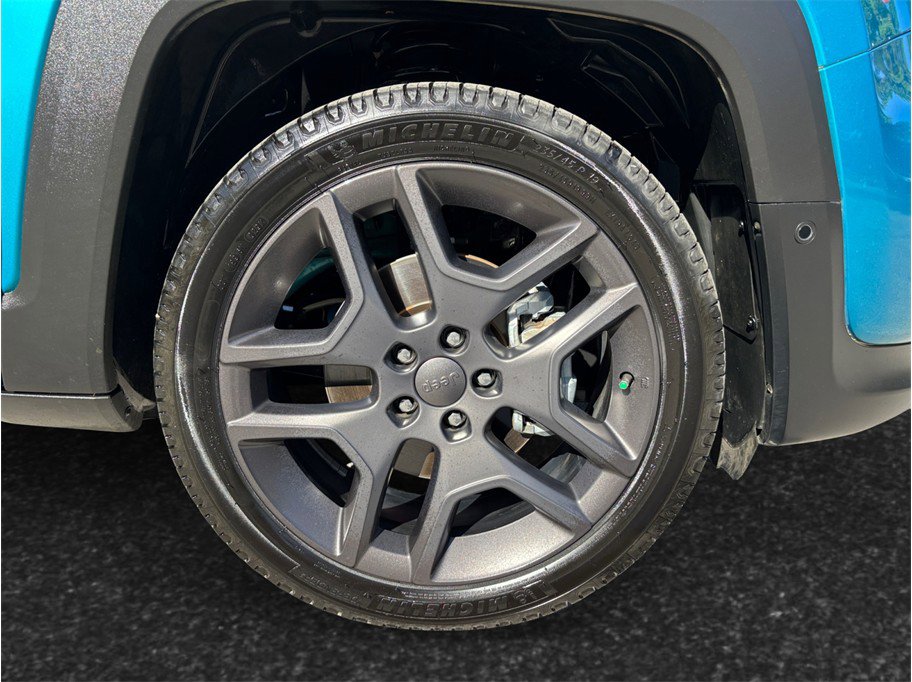 Used 2021 Jeep Renegade Latitude FWD image 13