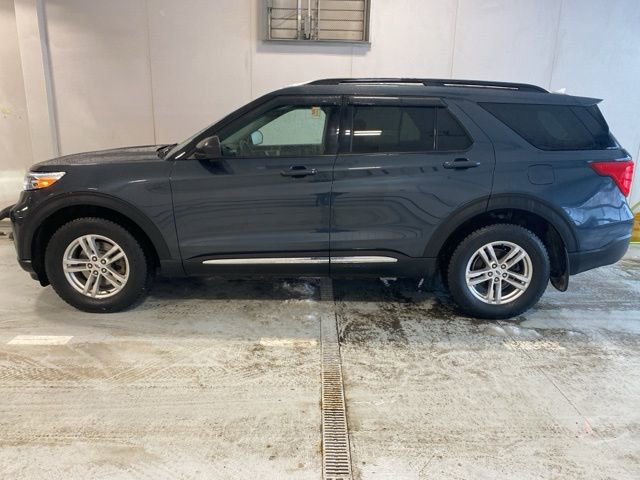 Used 2023 Ford Explorer XLT w/ Equipment Group 202A image 9
