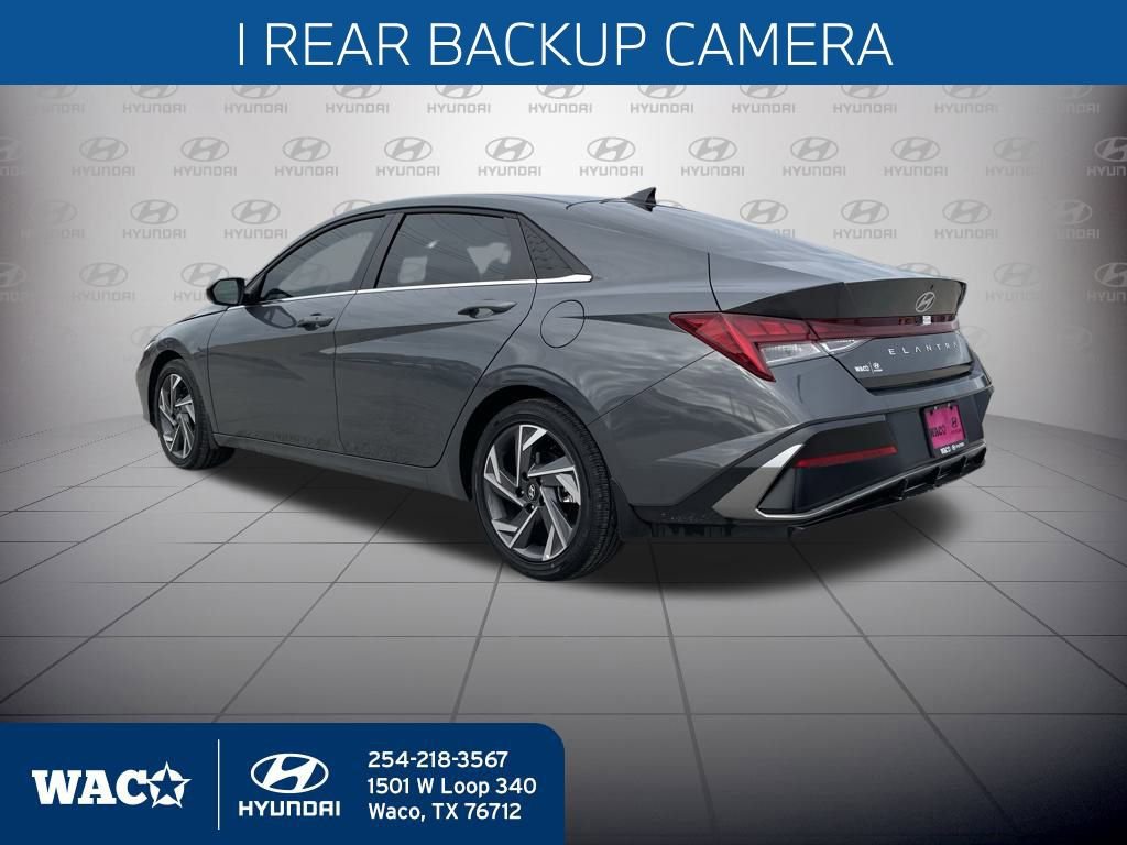 Used 2025 Hyundai Elantra SEL image 11