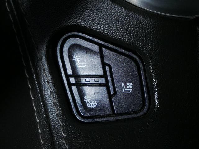 Used 2020 GMC Yukon SLT AWD/4WD image 28