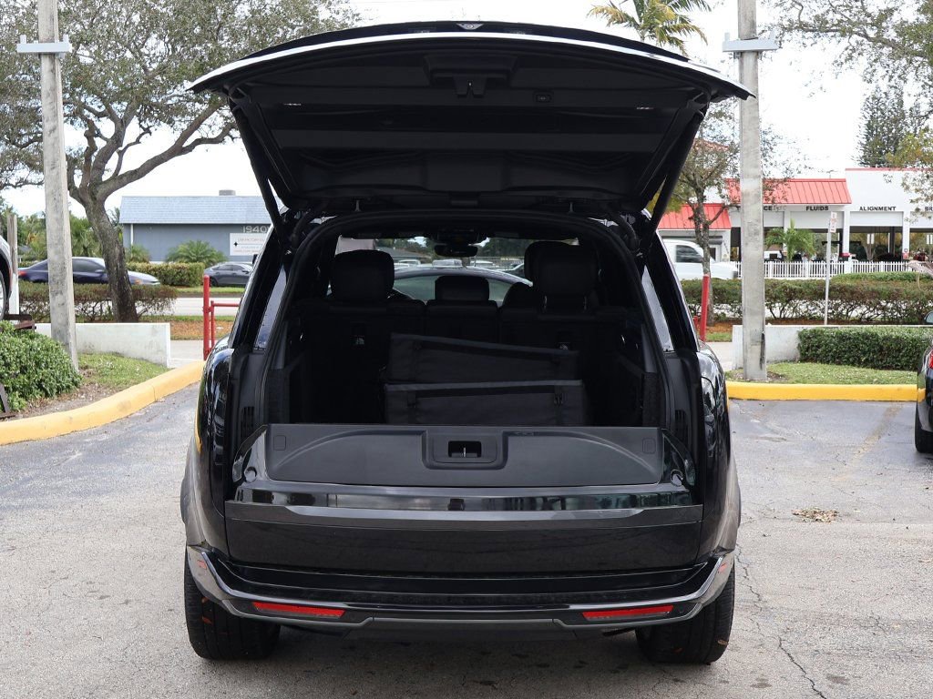 Used 2023 Land Rover Range Rover SE AWD/4WD image 25