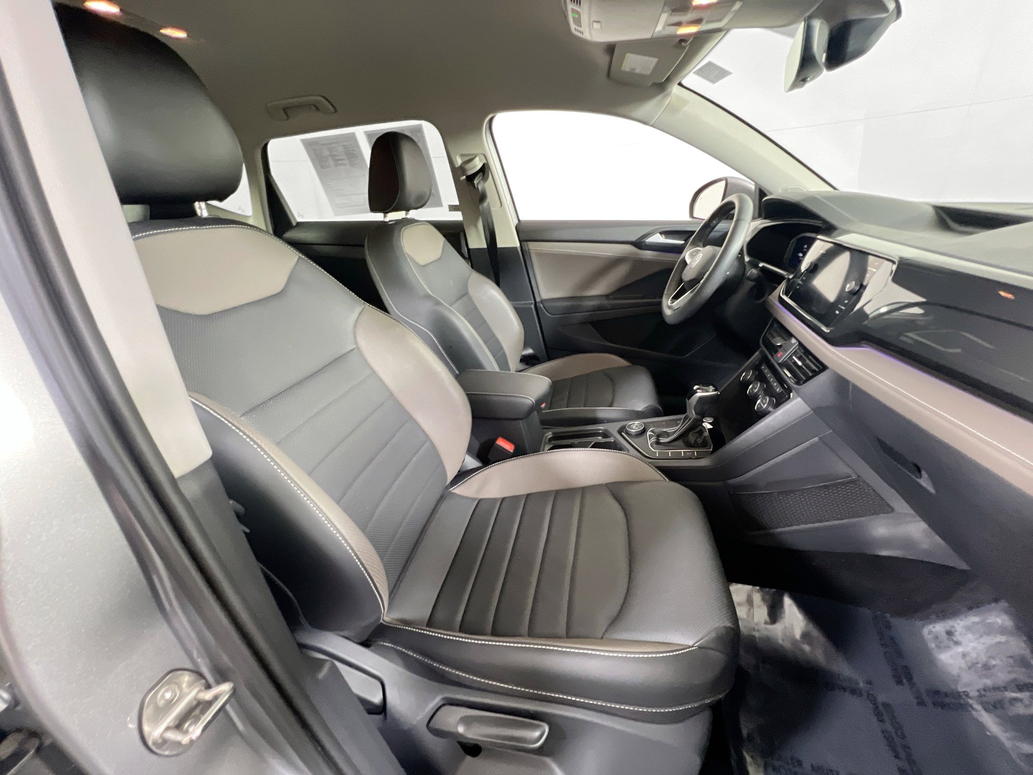 Used 2022 Volkswagen Taos SEL AWD/4WD image 25