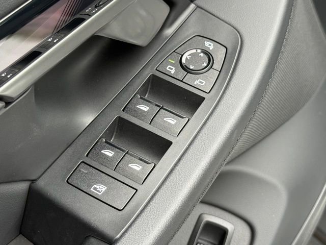 Used 2025 BMW i5 xDrive40 w/ Premium Package image 19