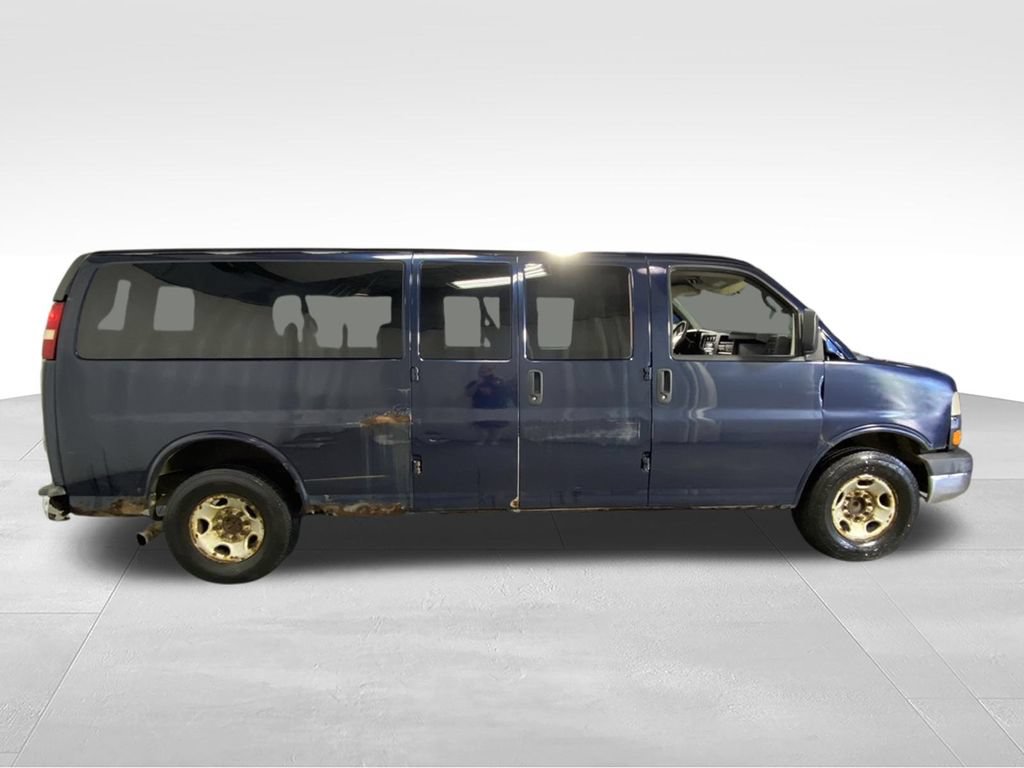 Used 2010 Chevrolet Express 3500 LT w/ LT Preferred Equipment Group RWD image 11