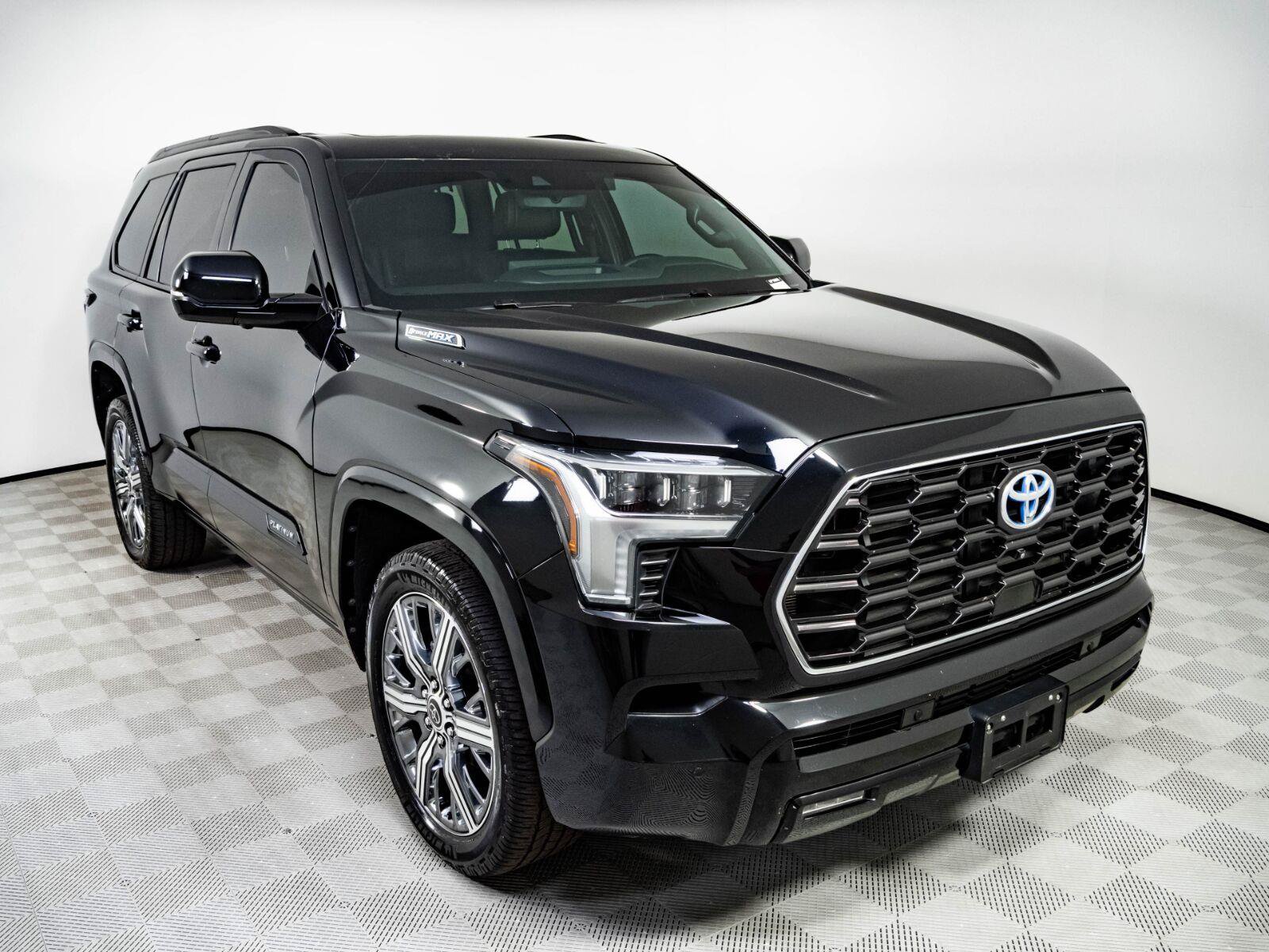 Used 2023 Toyota Sequoia Platinum AWD/4WD image 23