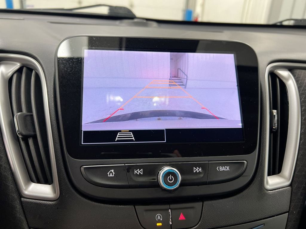 Used 2025 Chevrolet Malibu LT image 15