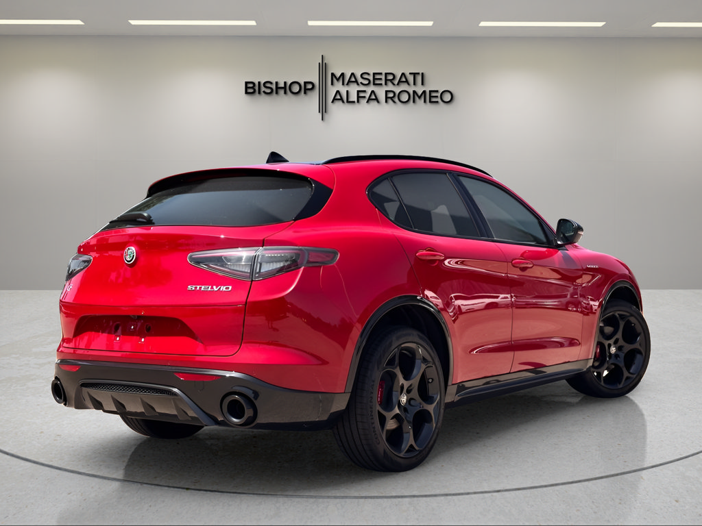Used 2026 Alfa Romeo Stelvio Sprint AWD/4WD image 5
