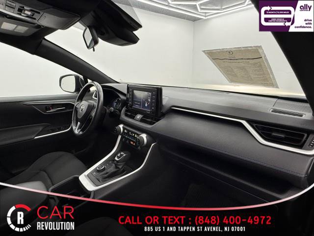 Used 2022 Toyota RAV4 SE w/ Convenience Package image 44
