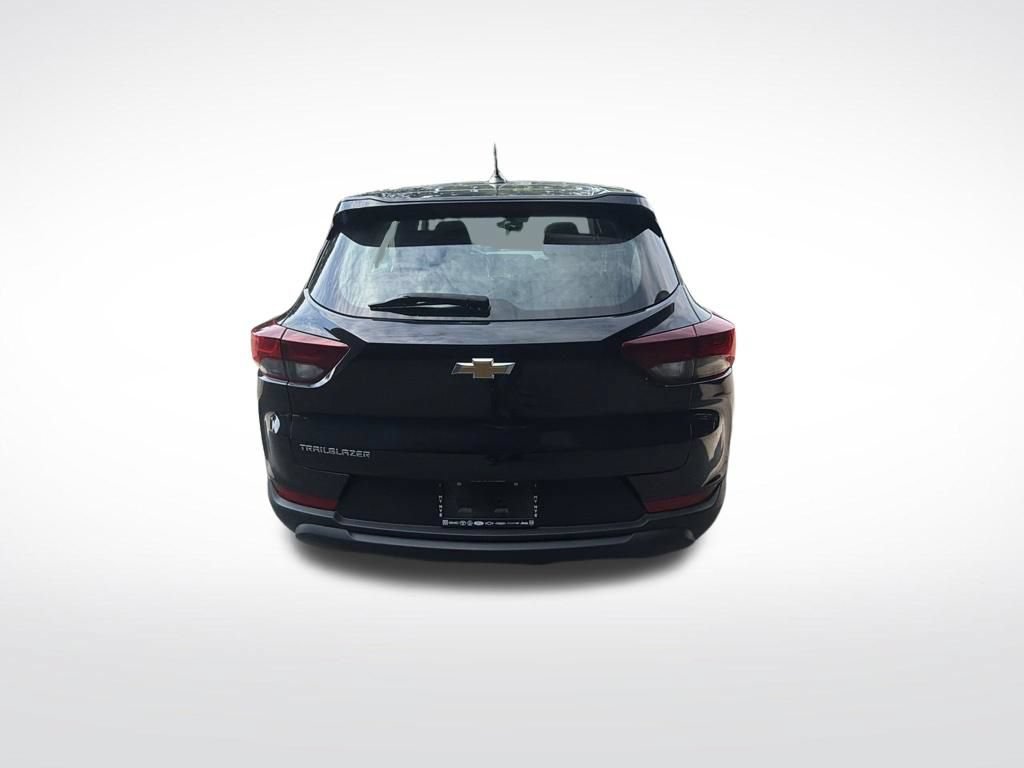 Used 2024 Chevrolet TrailBlazer LS FWD image 4