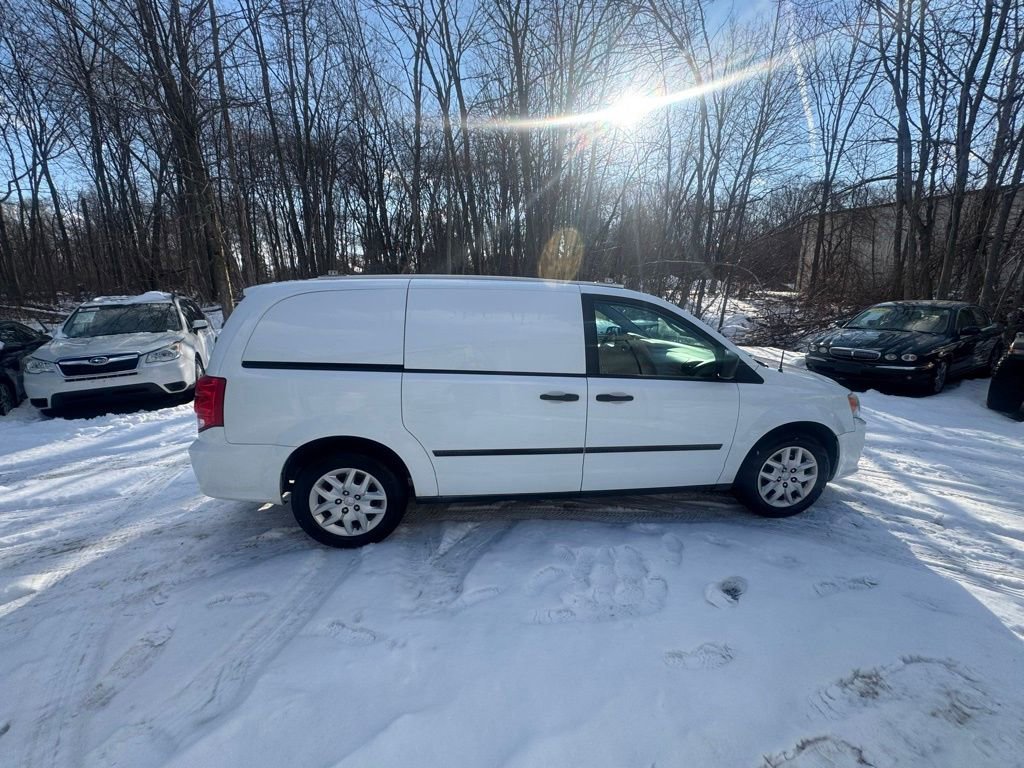 Used 2014 RAM C/V Tradesman image 11