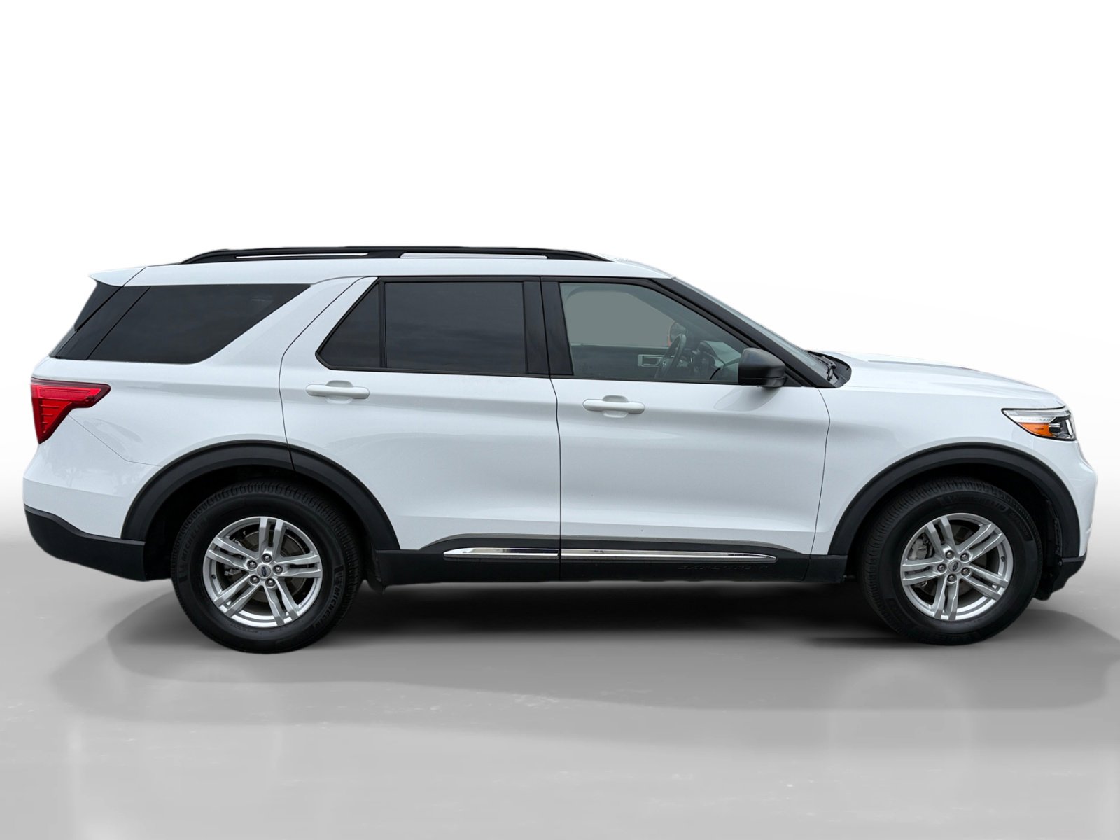 Used 2020 Ford Explorer XLT w/ Equipment Group 202A RWD image 6
