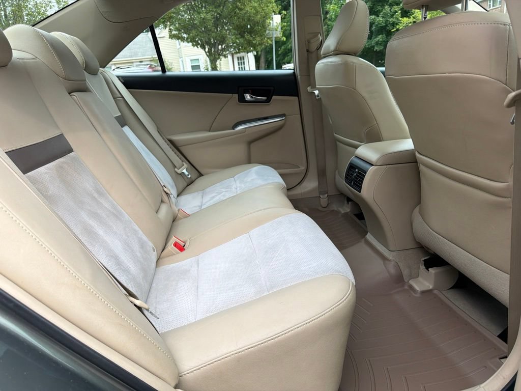Used 2012 Toyota Camry XLE w/ Leather Pkg FWD image 29