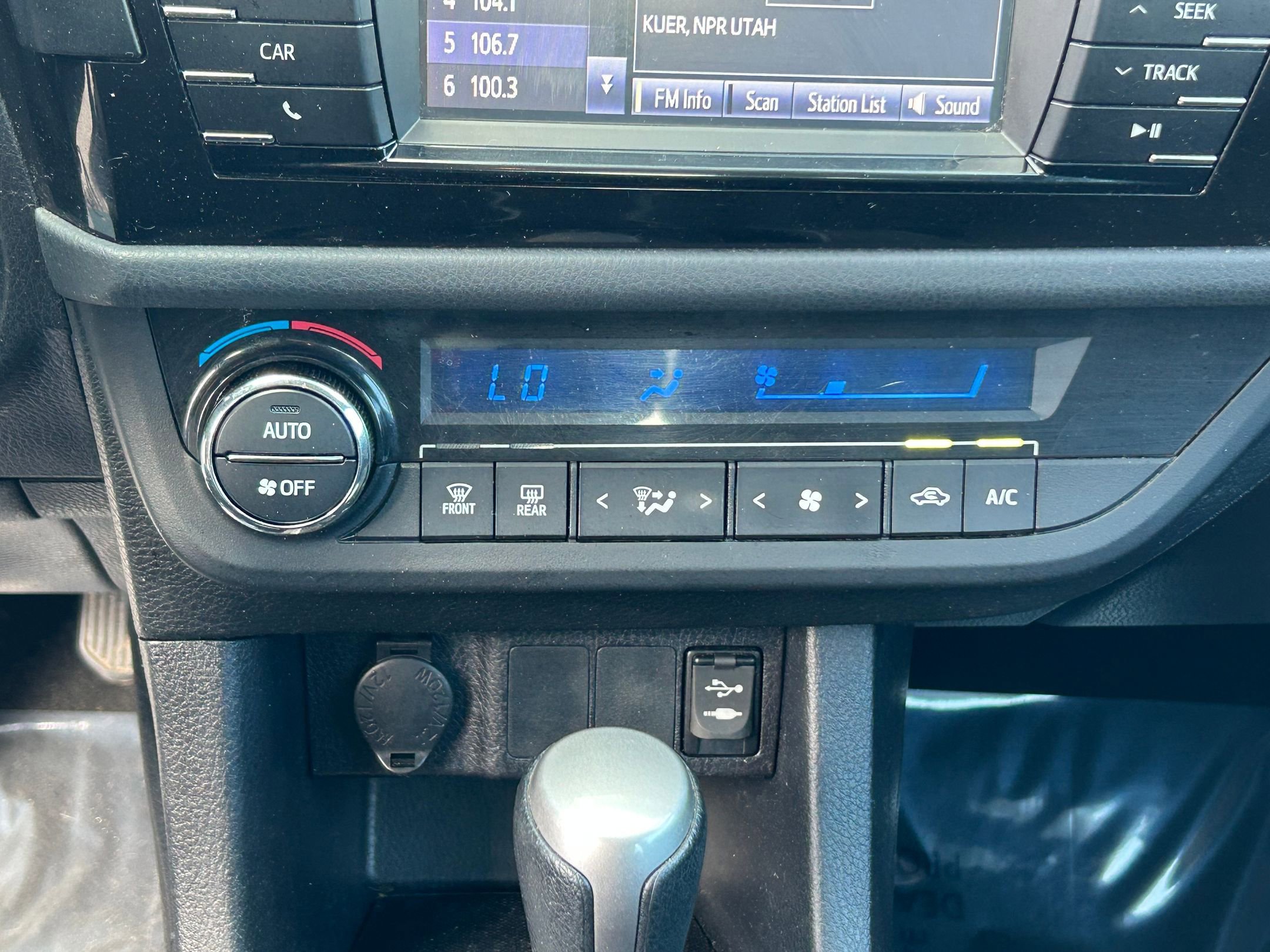 Used 2016 Toyota Corolla S image 21