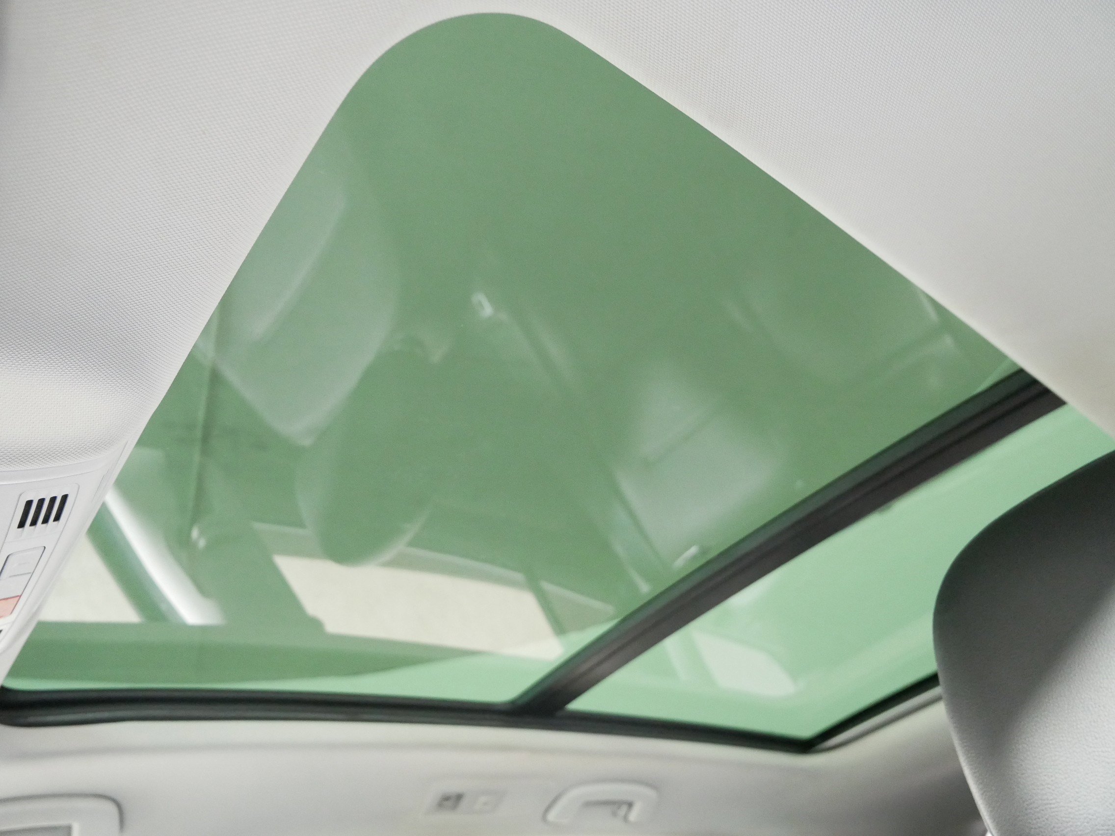 Used 2016 Volkswagen Golf Limited Edition image 31