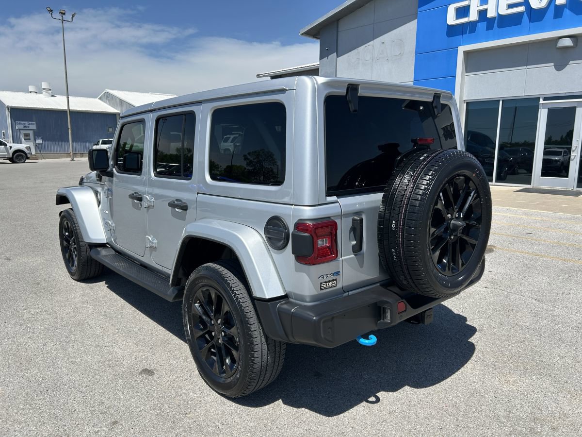 Used 2023 Jeep Wrangler Unlimited Sahara w/ Cold Weather Group AWD/4WD image 5
