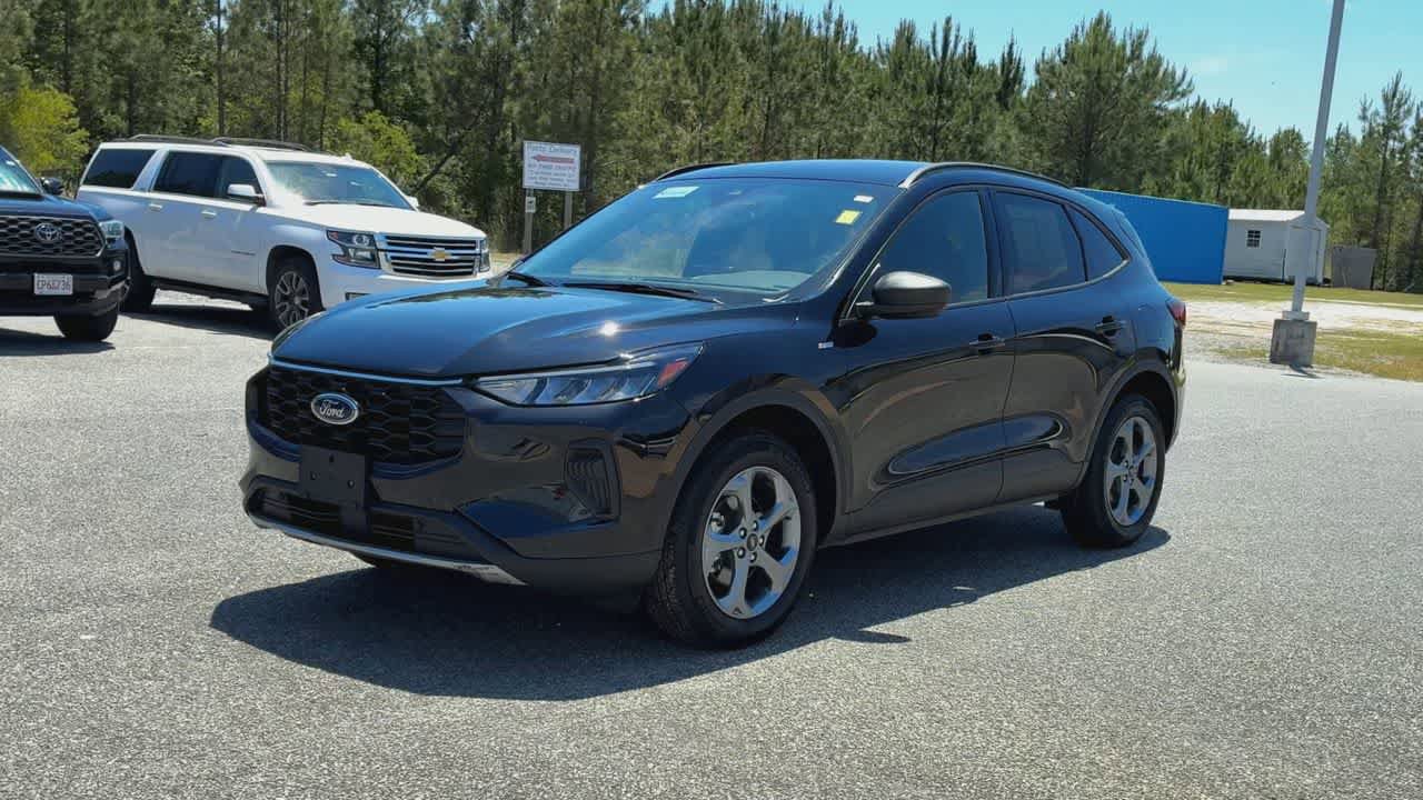 Used 2025 Ford Escape ST-Line AWD/4WD image 4