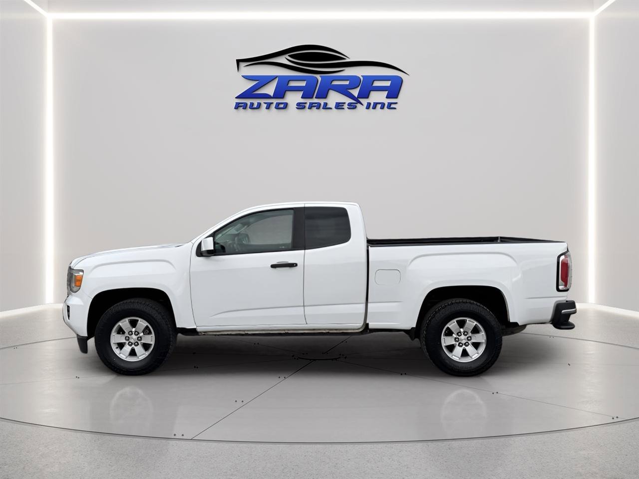 Used 2017 GMC Canyon 4x4 Extended Cab w/ Convenience Package image 3